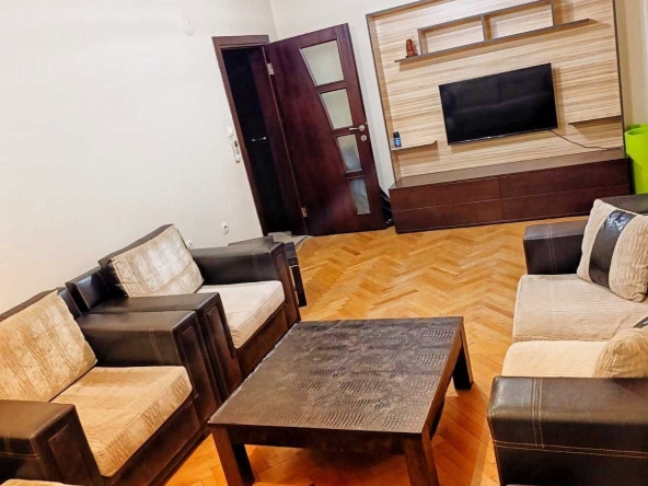 Дава се под наем Тристаен апартамент в Асеновград - 70 кв.м за 306 € - Снимка #1