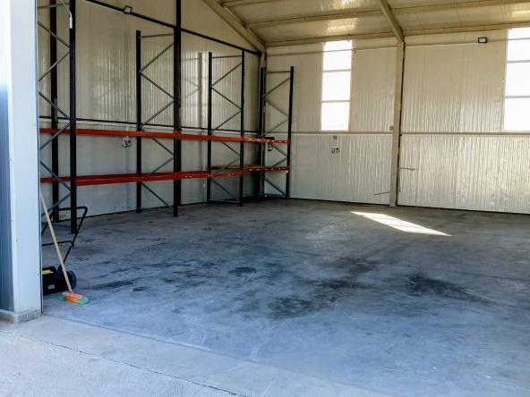 Дава се под наем Склад в Пловдив, Индустриална зона - Тракия - 165 кв.м за 612 € - Снимка #1