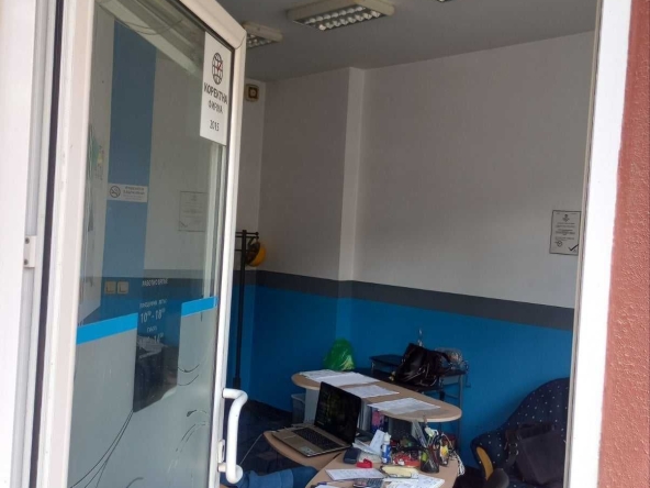 Дава се под наем Магазин в Плевен, Широк център - 20 кв.м за 142.8 € - Снимка #1