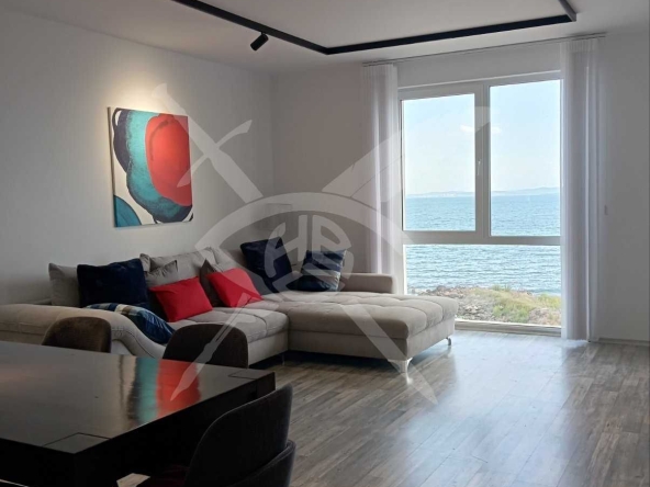 Четиристаен апартамент в Поморие - 195 кв.м за 1277 €/кв.м - Снимка #1