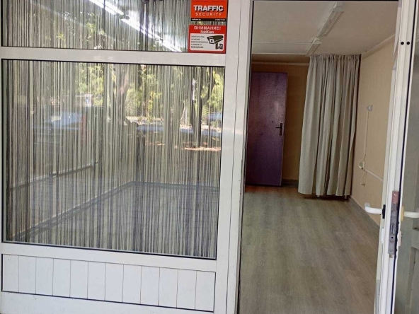 Магазин в Пловдив, Въстанически - 27 кв.м за 1039 €/кв.м - Снимка #1