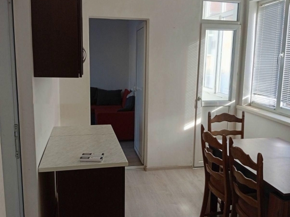 Дава се под наем Тристаен апартамент в София, Център - 75 кв.м за 647.19 € - Снимка #1