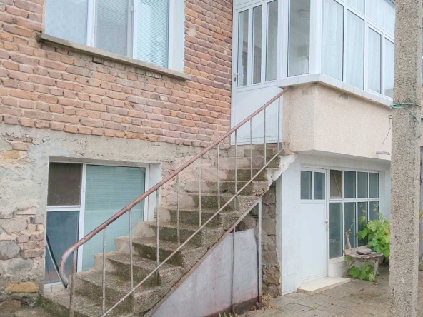 Къща в Сопот - 300 кв.м за 230 €/кв.м - Снимка #1