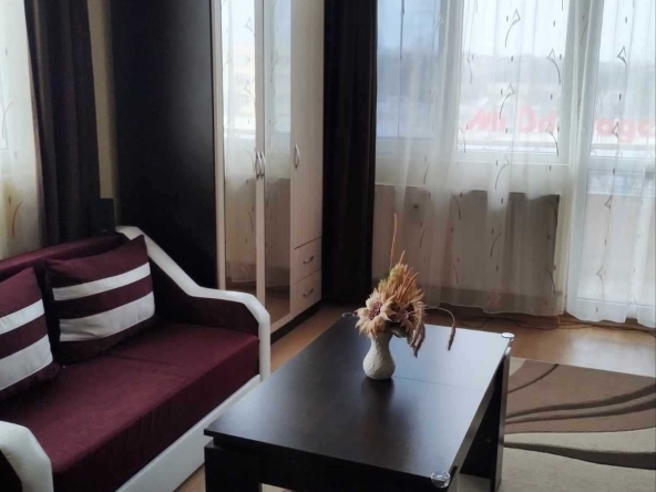 Едностаен апартамент в Плевен, Идеален център - 44 кв.м за 1523 €/кв.м - Снимка #1