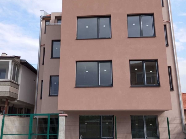 Тристаен апартамент в Бургас, Меден рудник - зона Г - 84 кв.м за 834 €/кв.м - Снимка #1