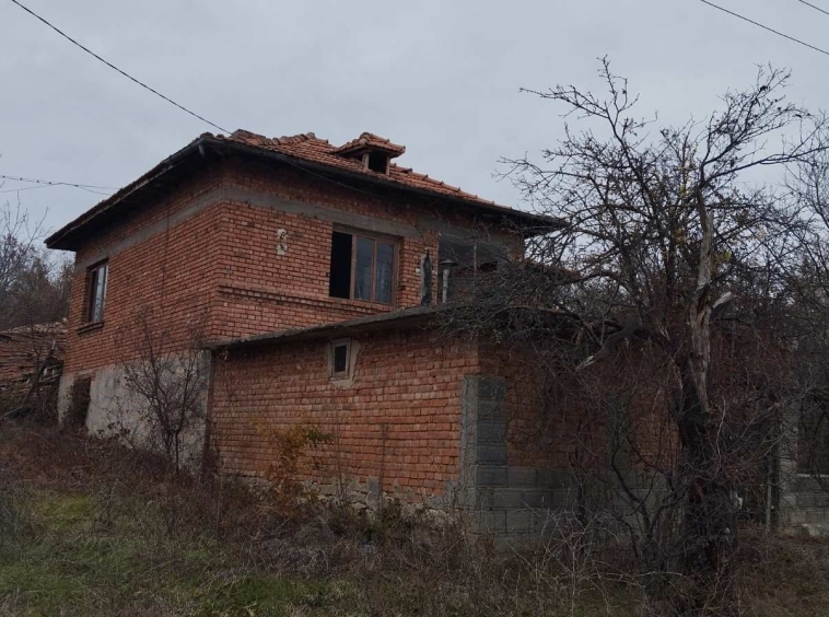 Дава се под наем Къща в с. Боряна, Област Варна - 100 кв.м за 51 € - Снимка #1