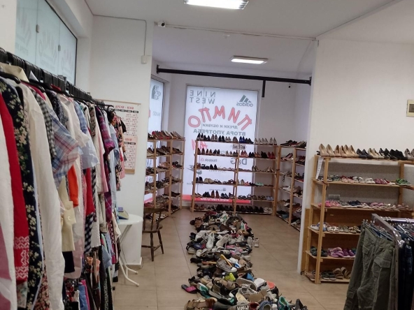 Магазин в Бургас, Славейков - 200 кв.м за 935 €/кв.м - Снимка #1