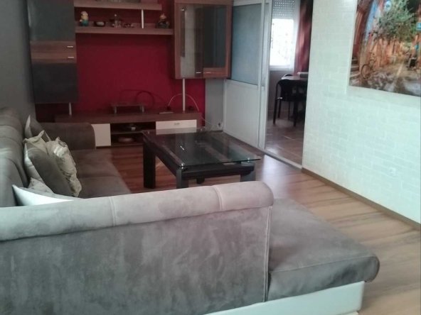 Дава се под наем Четиристаен апартамент в Айтос - 110 кв.м за 175 € - Снимка #1