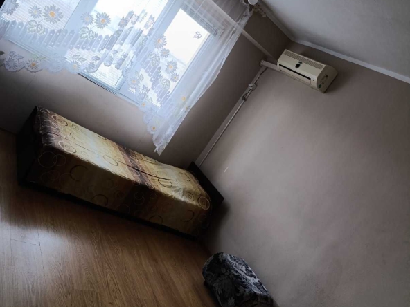 Дава се под наем Тристаен апартамент в Бургас, Изгрев - 85 кв.м за 500 € - Снимка #1