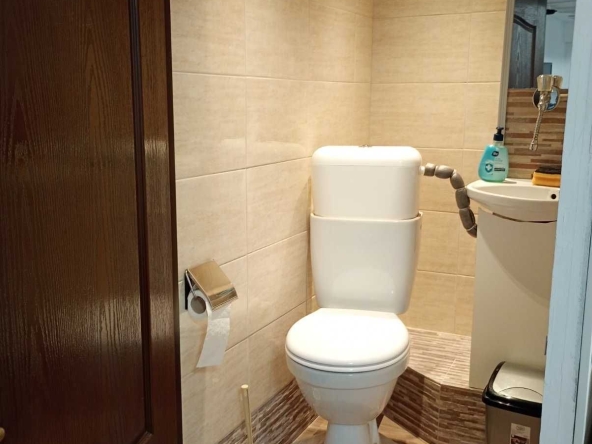 Дава се под наем Двустаен апартамент в Бургас, Център - 55 кв.м за 127.5 € - Снимка #1