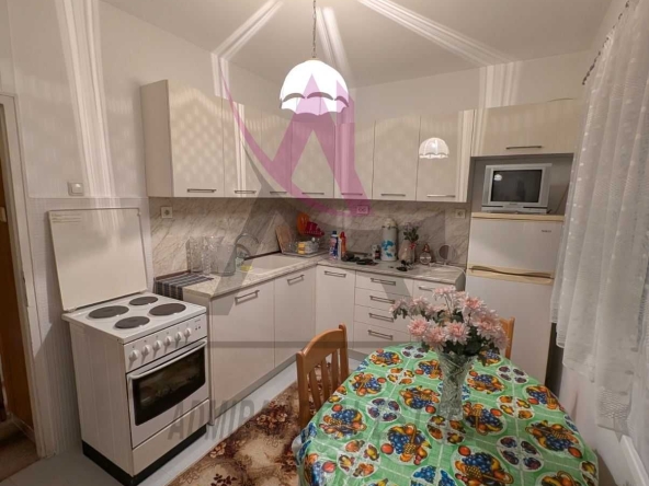 Дава се под наем Тристаен апартамент в Варна, Чайка - 85 кв.м за 750 € - Снимка #1