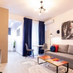 Дава се под наем Четиристаен апартамент в Бургас, Център - 90 кв.м за 255 € - Снимка #1