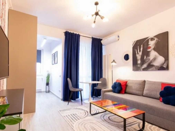 Дава се под наем Четиристаен апартамент в Бургас, Център - 90 кв.м за 255 € - Снимка #1