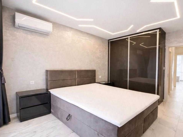 Дава се под наем Тристаен апартамент в София, Зона Б-18 - 90 кв.м за 663 € - Снимка #1