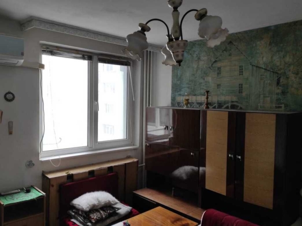 Дава се под наем Едностаен апартамент в Бургас, Зорница - 33 кв.м за 127.5 € - Снимка #1