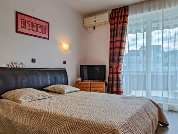 Двустаен апартамент в к.к. Слънчев бряг - 69 кв.м за 947 €/кв.м - Снимка #1