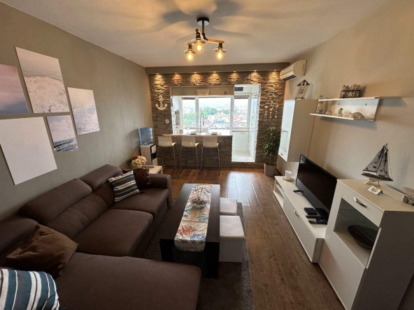 Дава се под наем Двустаен апартамент в Варна, ХЕИ - 60 кв.м за 550 € - Снимка #1