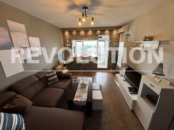 Дава се под наем Двустаен апартамент в Варна, ХЕИ - 60 кв.м за 485 € - Снимка #1