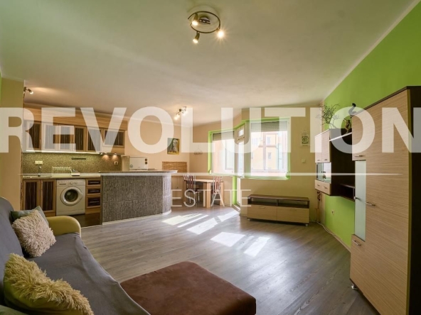 Двустаен апартамент в Пловдив, Център - 75 кв.м за 1334 €/кв.м - Снимка #1