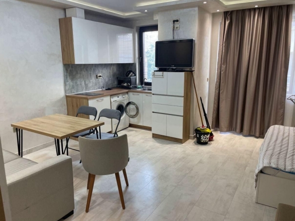 Дава се под наем Едностаен апартамент в Бургас, Лазур - 40 кв.м за 348.84 € - Снимка #1