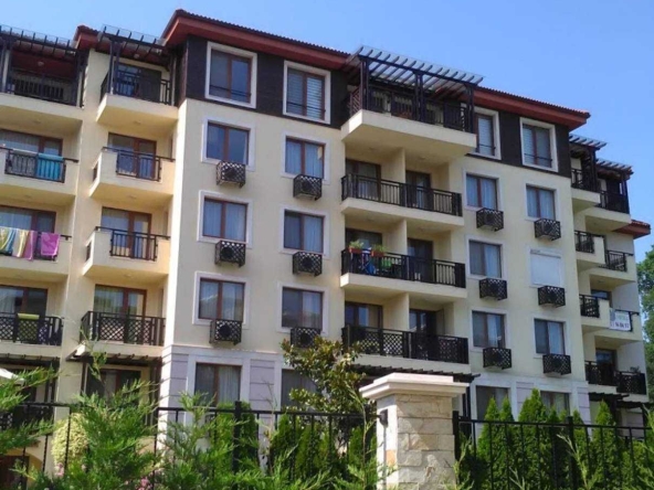 Дава се под наем Двустаен апартамент в Русе, Алеи Възраждане - 60 кв.м за 459 € - Снимка #1