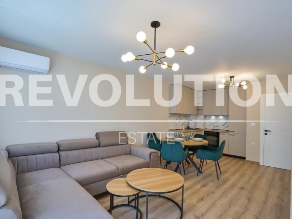 Дава се под наем Двустаен апартамент в Пловдив, Христо Смирненски - 76 кв.м за 558.45 € - Снимка #1