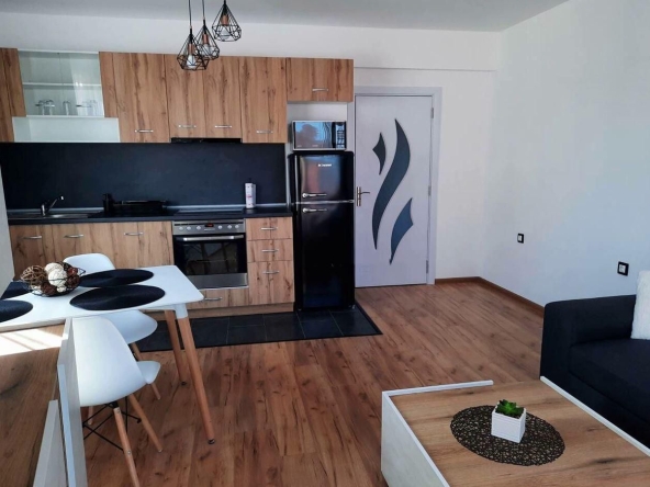 Дава се под наем Тристаен апартамент в Бургас, Сарафово - 88 кв.м за 714 € - Снимка #1