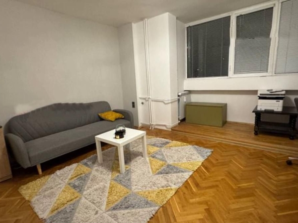 Дава се под наем Тристаен апартамент в София, Зона Б-5 - 92 кв.м за 799 € - Снимка #1