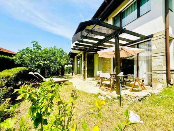 Тристаен апартамент в с. Кошарица, Област Бургас - 100 кв.м за 859 €/кв.м - Снимка #1