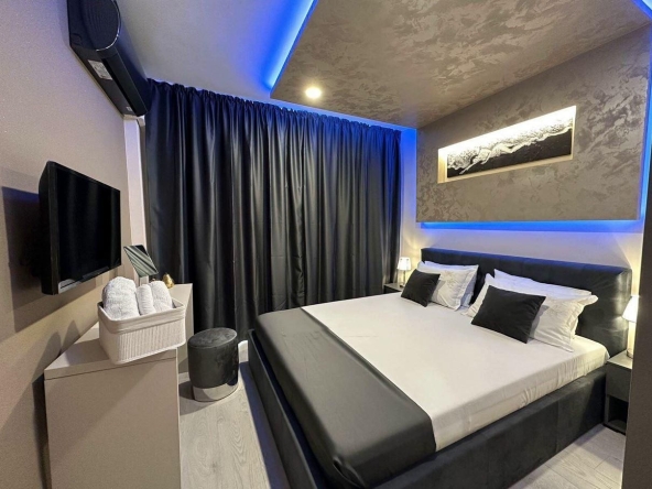 Дава се под наем Двустаен апартамент в Бургас, Център - 65 кв.м за 612 € - Снимка #1