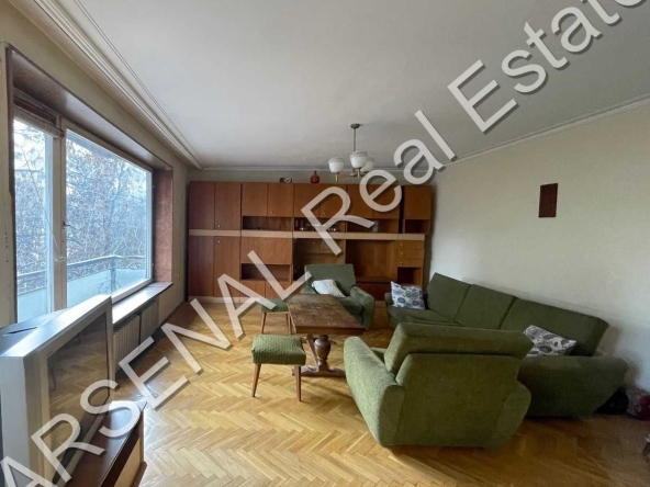 Дава се под наем Тристаен апартамент в София, Център - 120 кв.м за 500 € - Снимка #1