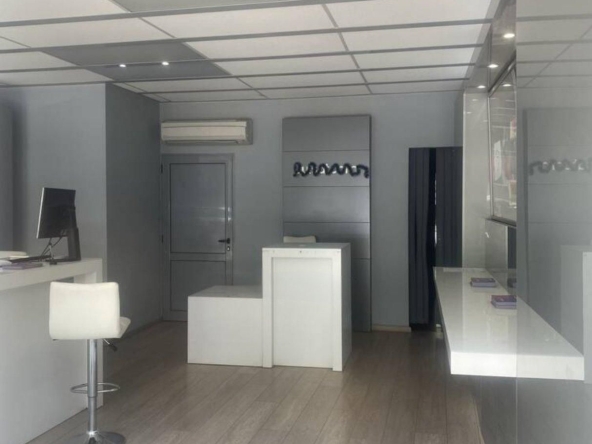 Дава се под наем Магазин в Пловдив, Кючук Париж - 106 кв.м за 675 € - Снимка #1