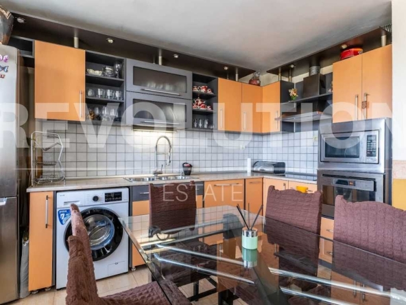 Дава се под наем Тристаен апартамент в Пловдив, Кършияка - 90 кв.м за 450 € - Снимка #1