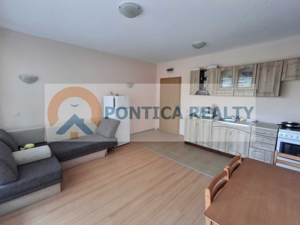 Двустаен апартамент в к.к. Слънчев бряг - 63 кв.м за 1191 €/кв.м - Снимка #1