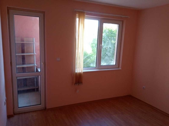 Дава се под наем Двустаен апартамент в Бургас, Възраждане - 75 кв.м за 165 € - Снимка #1