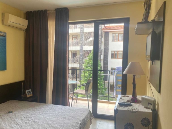 Дава се под наем Едностаен апартамент в Свети Влас - 28 кв.м за 200 € - Снимка #1