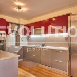 Дава се под наем Четиристаен апартамент в Пловдив, Кършияка - 145 кв.м за 700 € - Снимка #1