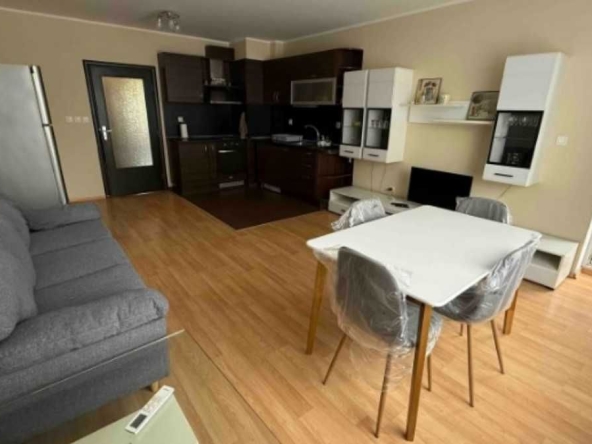Дава се под наем Тристаен апартамент в София, Център - 95 кв.м за 800 € - Снимка #1