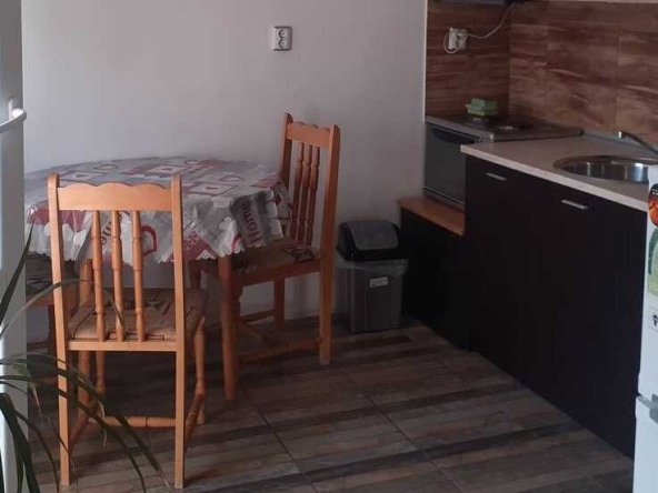 Дава се под наем Тристаен апартамент в к.к. Слънчев бряг - 90 кв.м за 300 € - Снимка #1