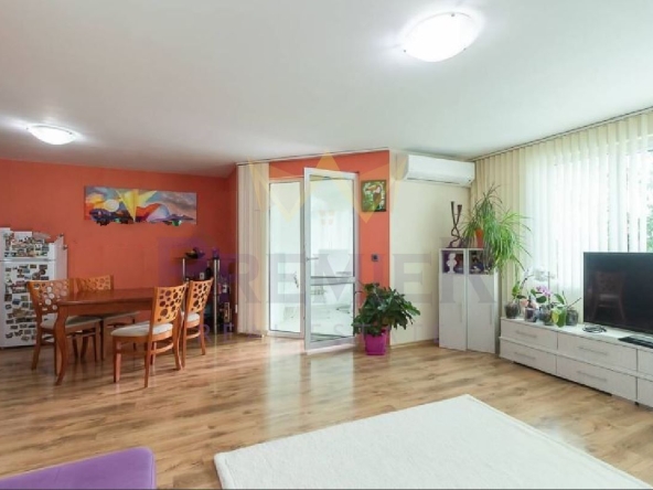 Тристаен апартамент в Варна, Виница - 116 кв.м за 1603 €/кв.м - Снимка #1