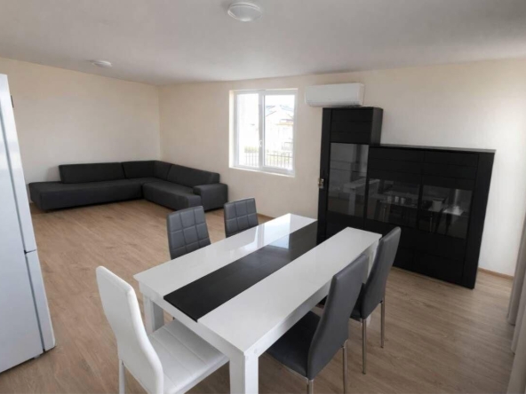 Дава се под наем Къща в Каблешково - 120 кв.м за 598.23 € - Снимка #1