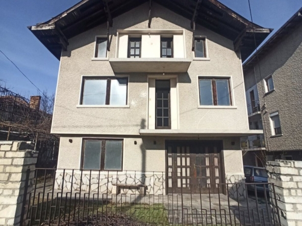 Къща в Велинград - 240 кв.м за 351 €/кв.м - Снимка #1