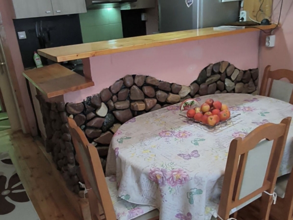 Дава се под наем Двустаен апартамент в София, 7-ми 11-ти километър - 52 кв.м за 448.8 € - Снимка #1