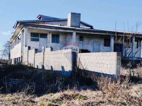 Промишлена сграда в Балчик - 904 кв.м за 277 €/кв.м - Снимка #1