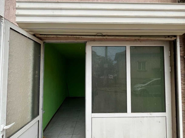 Магазин в Казанлък - 20 кв.м за 1658 €/кв.м - Снимка #1