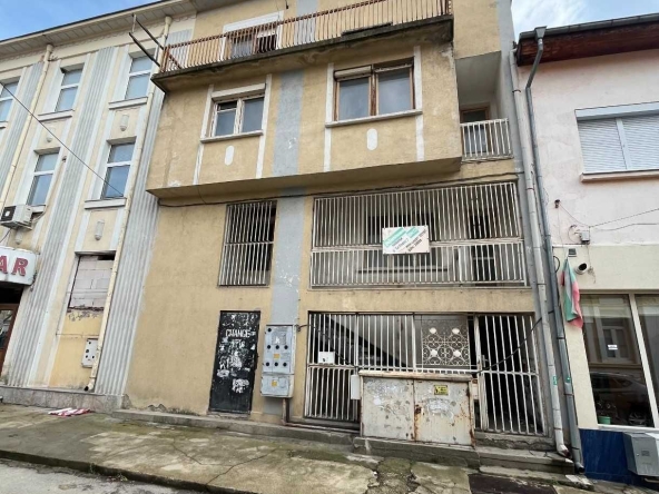 Къща в Казанлък - 500 кв.м за 459 €/кв.м - Снимка #1