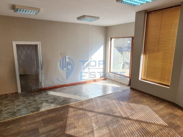 Магазин в Горна Оряховица - 90 кв.м за 737 €/кв.м - Снимка #1