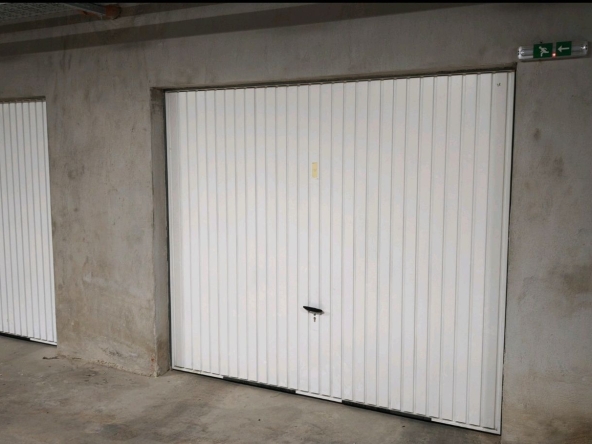 Дава се под наем Гараж / Паркомясто в София, Красно село - 23 кв.м за 120 € - Снимка #1