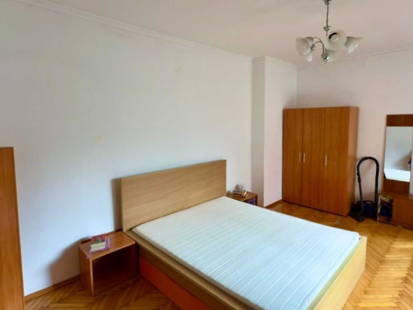 Дава се под наем Двустаен апартамент в Варна, Център - 55 кв.м за 450 € - Снимка #1