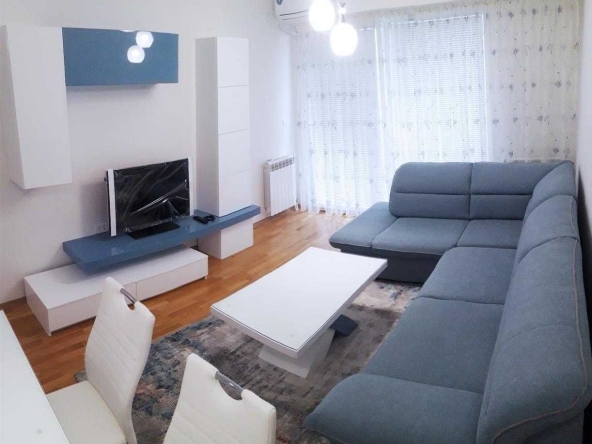 Дава се под наем Двустаен апартамент в Бургас, Възраждане - 57 кв.м за 204 € - Снимка #1